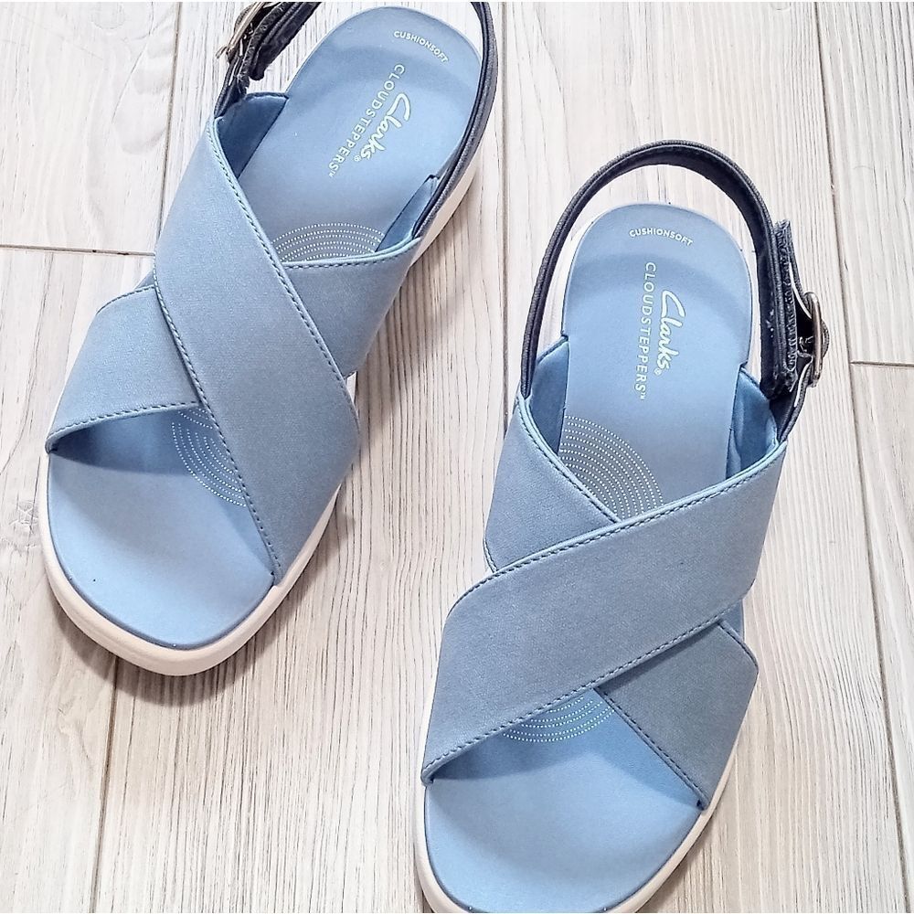 (S-4387) Clarks Cloudsteppers Backstrap Sandals - Drift Sun Sz 8W - Picture 10 of 11